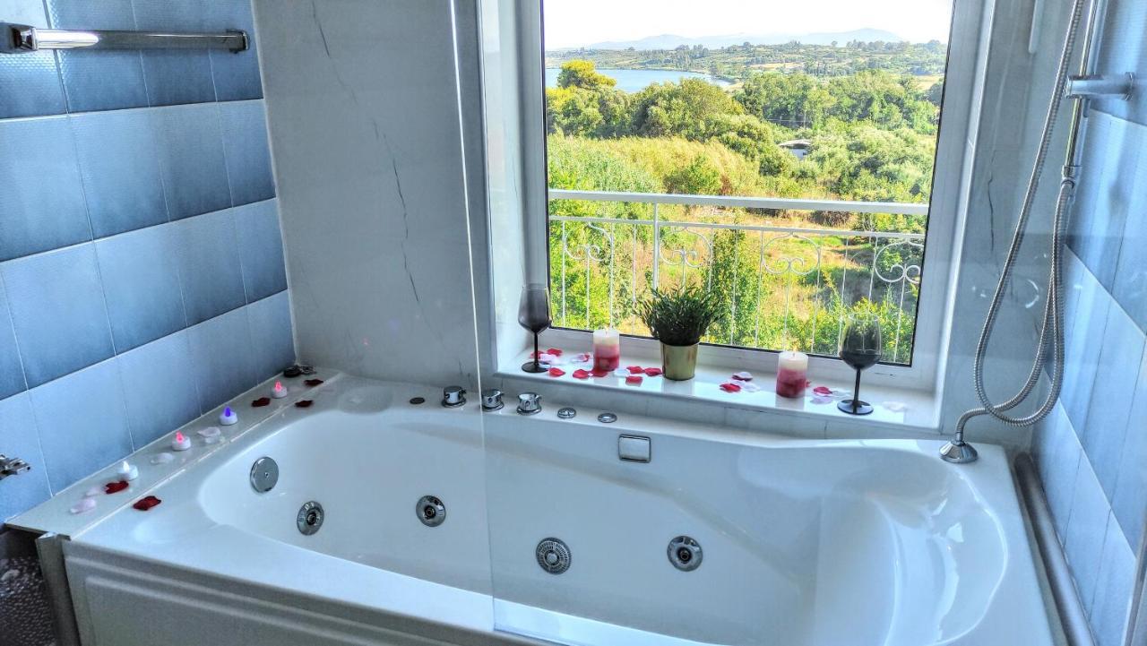 The Elysian At Nicopolis Jacuzzi Apartamento Nikopolis Exterior foto